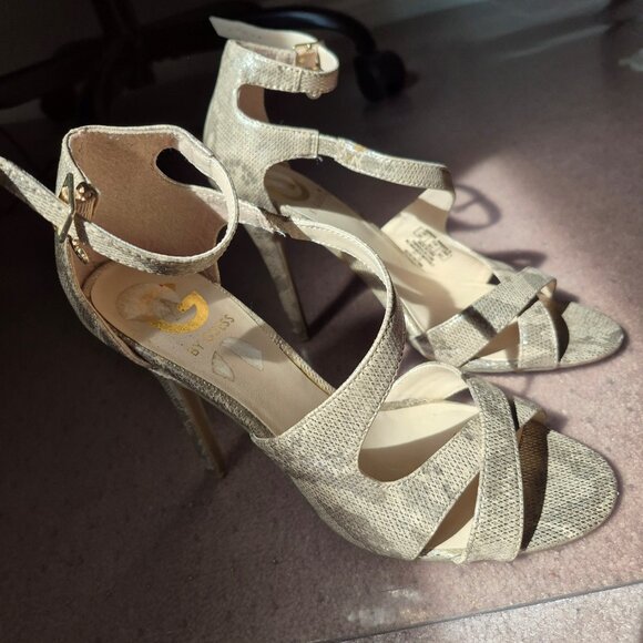 Gorgeous Guess Gold Heels - Picture 2 of 3